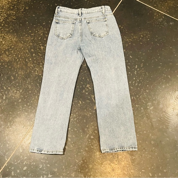 SHEIN Whitewash Jeans - Picture 6 of 6